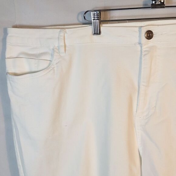 Catherines 3XWP Women's White Denim Jeggings - Picture 3 of 7